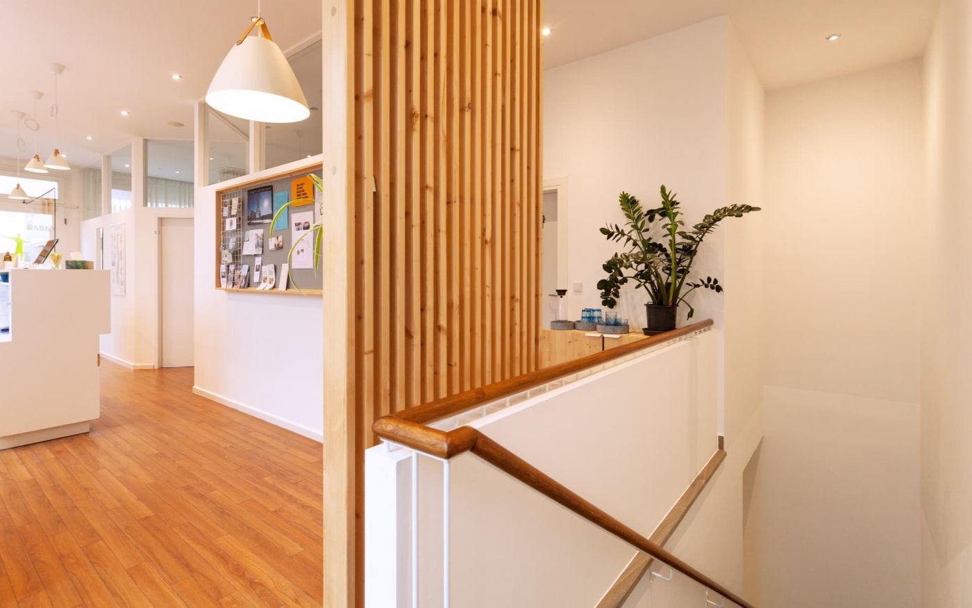 Treppe Untergeschoss Praxis KörperImpuls